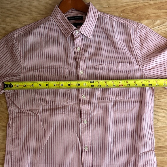 Men’s Banana Republic Slim Fit Shirt Sleeve Button Down Shirt Medium - Picture 5 of 6